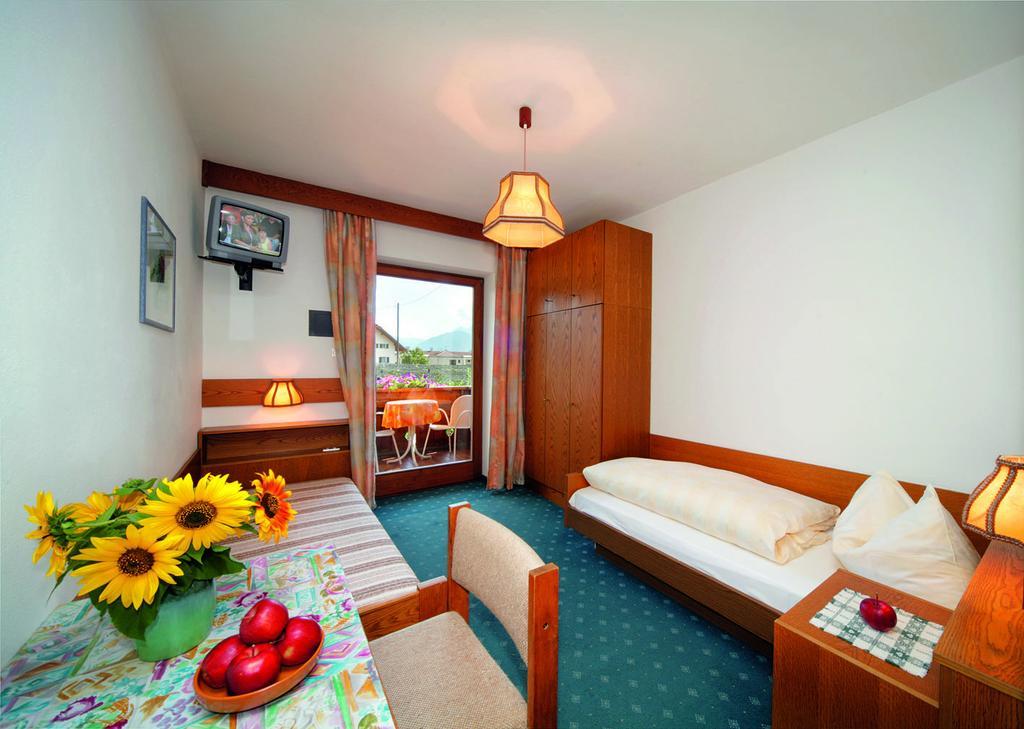 Pension Pichler Tirolo Room photo